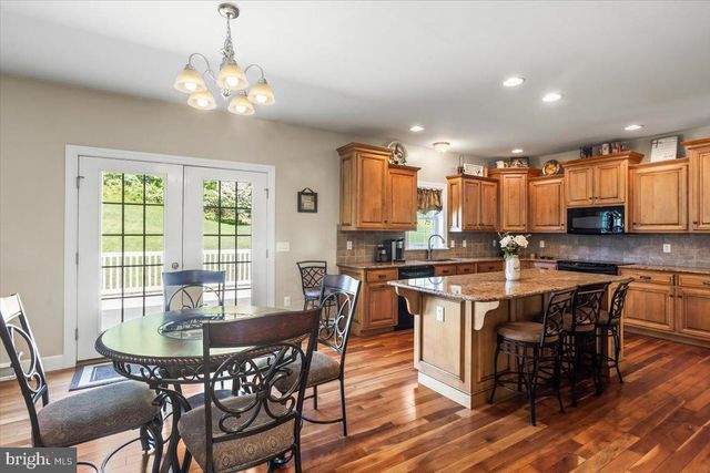 304 IRON VALLEY DR, Lebanon, PA 17042