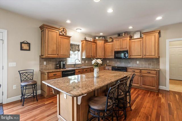 304 IRON VALLEY DR, Lebanon, PA 17042