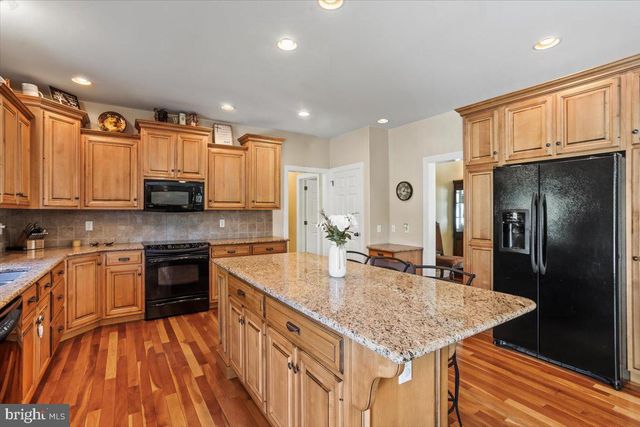 304 IRON VALLEY DR, Lebanon, PA 17042