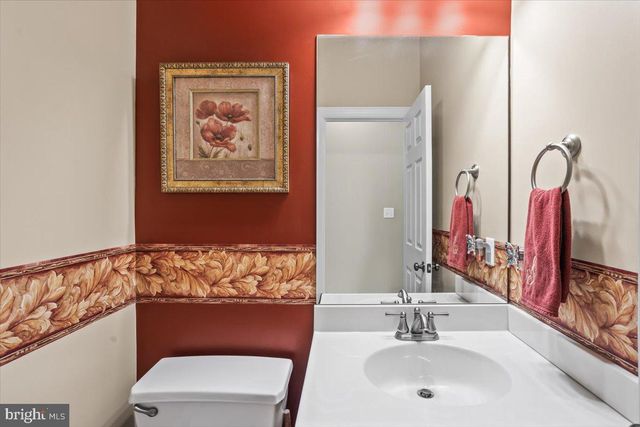 304 IRON VALLEY DR, Lebanon, PA 17042