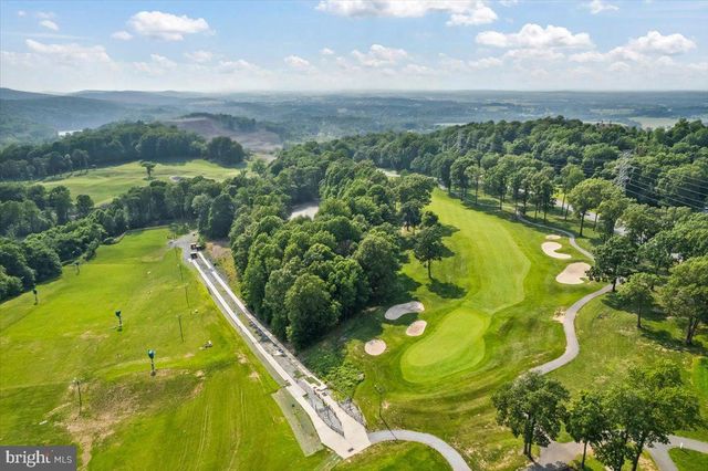 304 IRON VALLEY DR, Lebanon, PA 17042