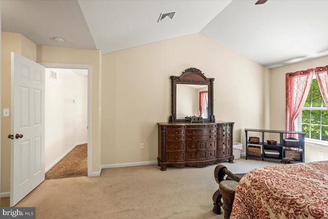 304 IRON VALLEY DR, Lebanon, PA 17042