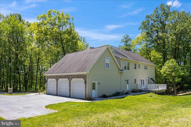 304 IRON VALLEY DR, Lebanon, PA 17042