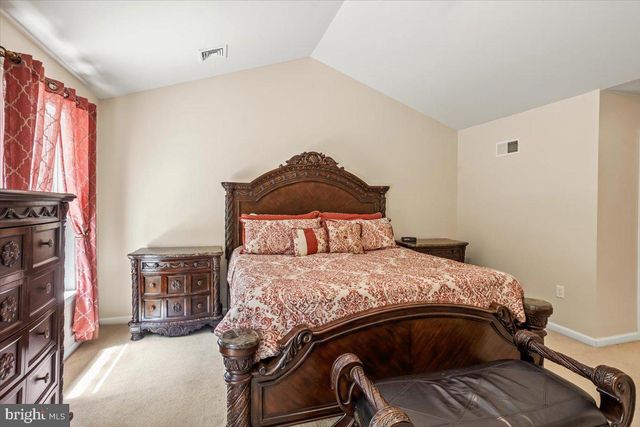 304 IRON VALLEY DR, Lebanon, PA 17042