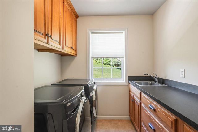 304 IRON VALLEY DR, Lebanon, PA 17042