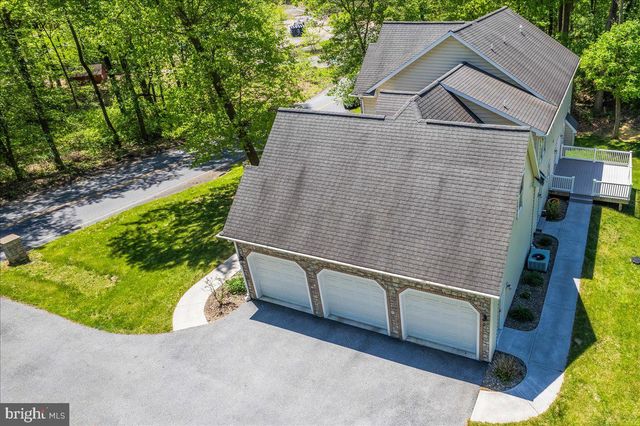 304 IRON VALLEY DR, Lebanon, PA 17042