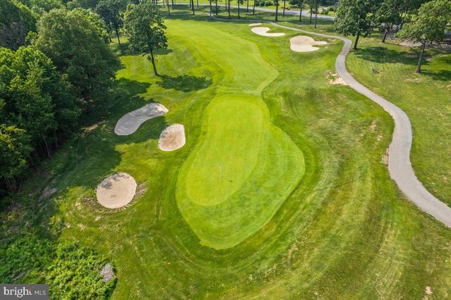 304 IRON VALLEY DR, Lebanon, PA 17042