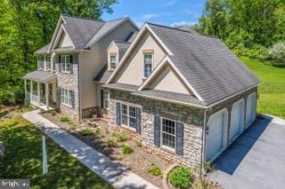 304 IRON VALLEY DR, Lebanon, PA 17042
