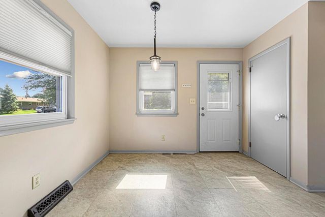 1406 Albers Path, Faribault, MN 55021