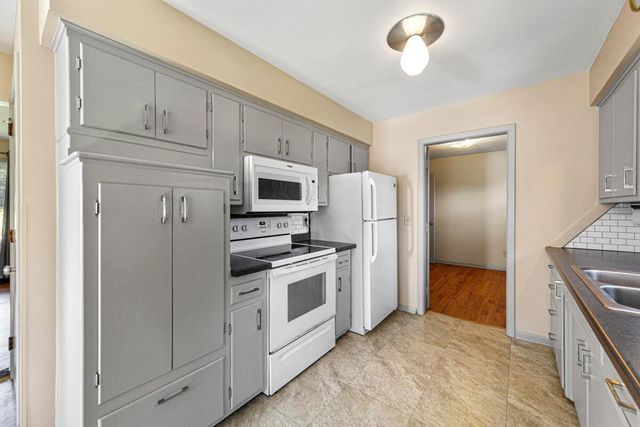 1406 Albers Path, Faribault, MN 55021