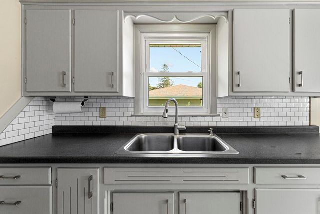 1406 Albers Path, Faribault, MN 55021