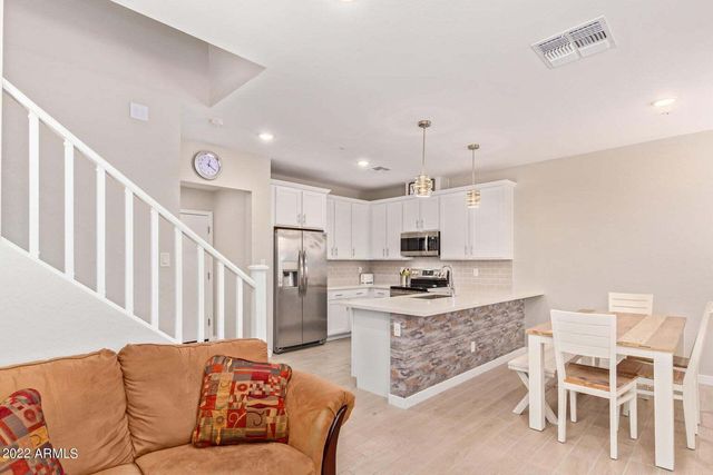 155 N Lakeview Boulevard Unit 136, Chandler, AZ 85225