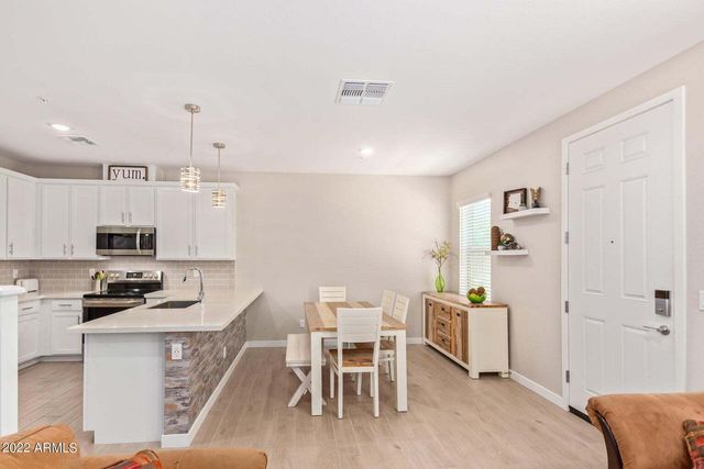 155 N Lakeview Boulevard Unit 136, Chandler, AZ 85225