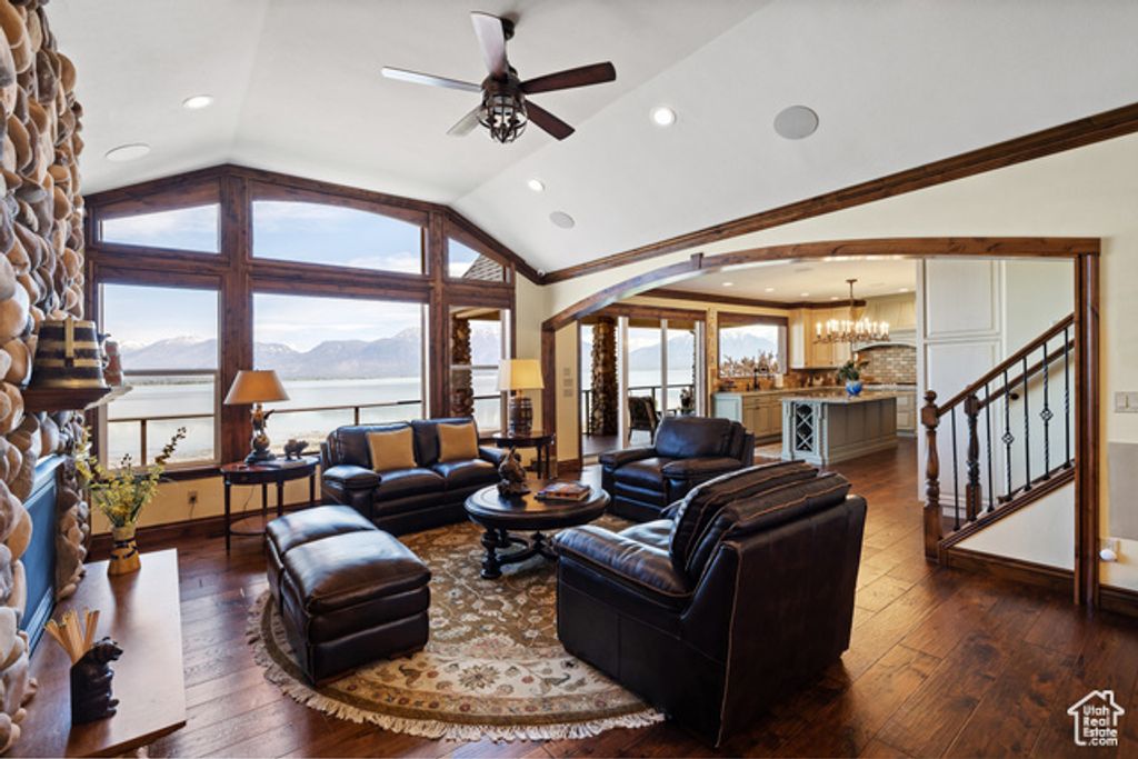 Image 12 of property listing at 1698 S AMANDA LN, Saratoga Springs, UT 84045
