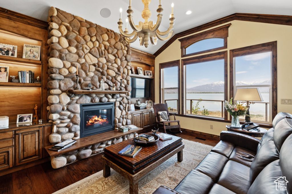 Image 27 of property listing at 1698 S AMANDA LN, Saratoga Springs, UT 84045