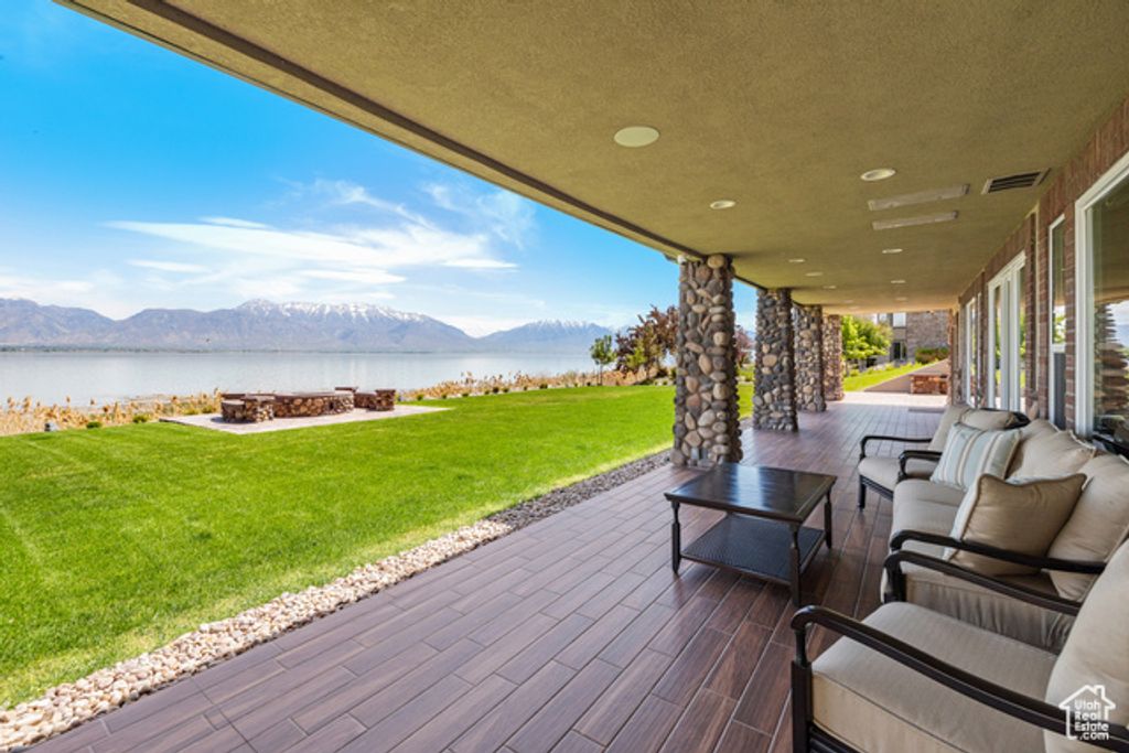 Image 4 of property listing at 1698 S AMANDA LN, Saratoga Springs, UT 84045