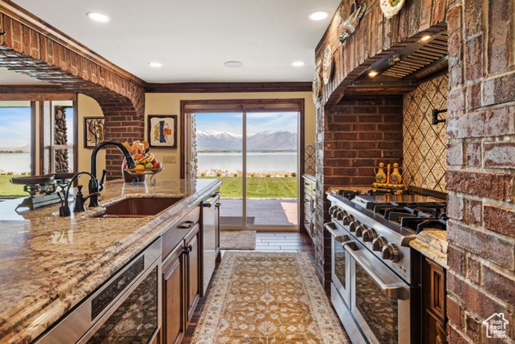 Image 37 of property listing at 1698 S AMANDA LN, Saratoga Springs, UT 84045