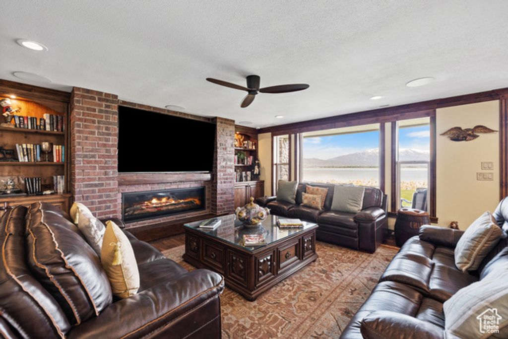 Image 42 of property listing at 1698 S AMANDA LN, Saratoga Springs, UT 84045