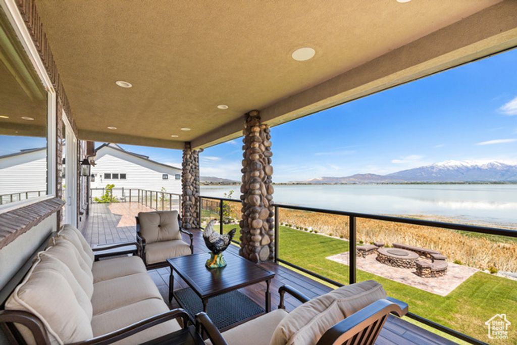 Image 70 of property listing at 1698 S AMANDA LN, Saratoga Springs, UT 84045