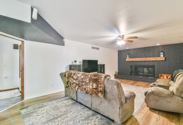 210 E Kerry Lynn, Andover, KS 67002