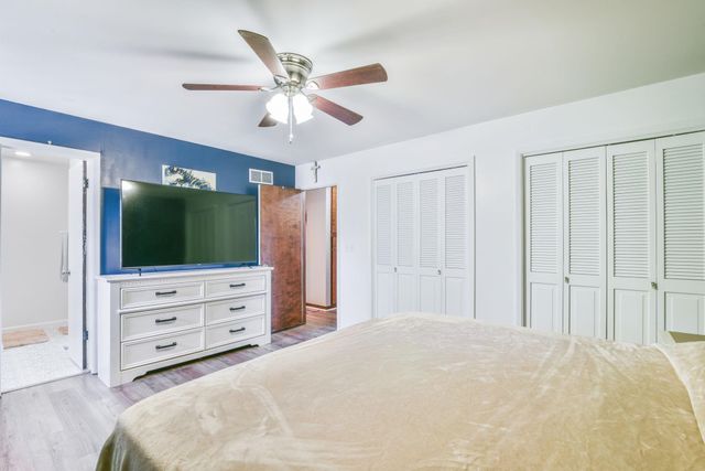 210 E Kerry Lynn, Andover, KS 67002