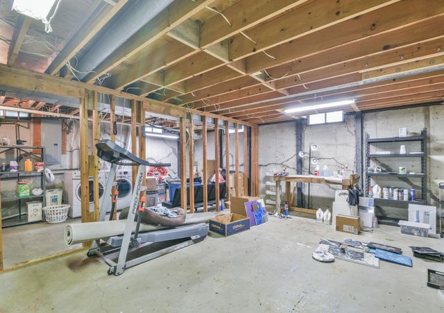 210 E Kerry Lynn, Andover, KS 67002