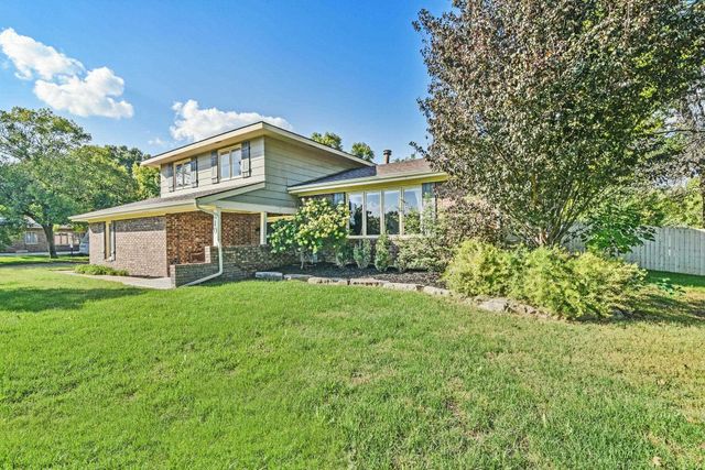 210 E Kerry Lynn, Andover, KS 67002