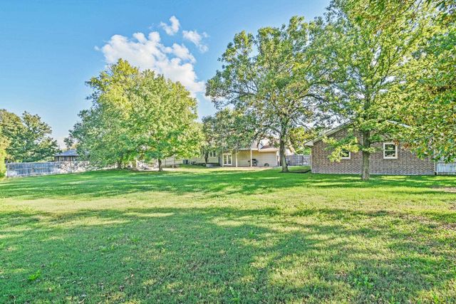 210 E Kerry Lynn, Andover, KS 67002