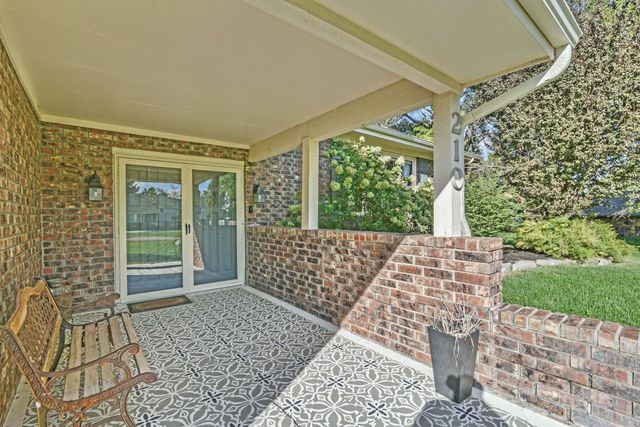 210 E Kerry Lynn, Andover, KS 67002