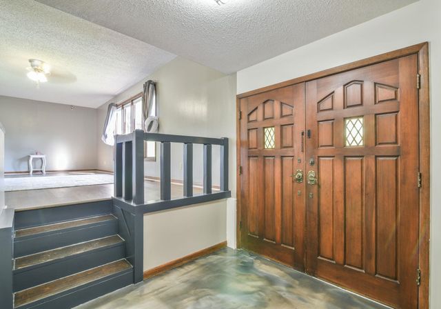 210 E Kerry Lynn, Andover, KS 67002