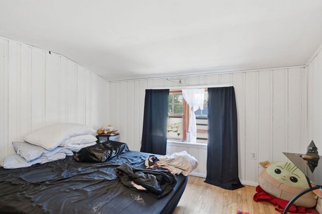 46 Marquette St, Springfield, MA 01104