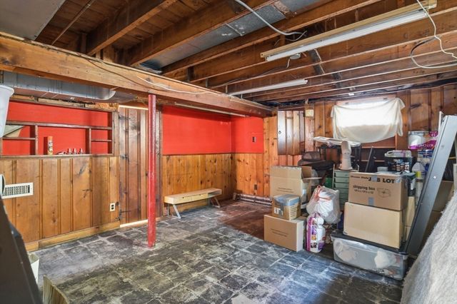 46 Marquette St, Springfield, MA 01104