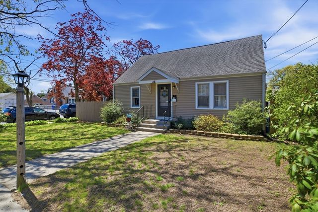 46 Marquette St, Springfield, MA 01104