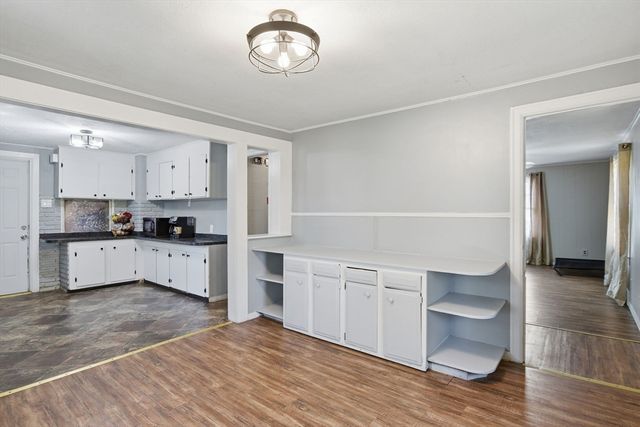 46 Marquette St, Springfield, MA 01104