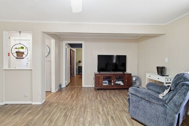 46 Marquette St, Springfield, MA 01104