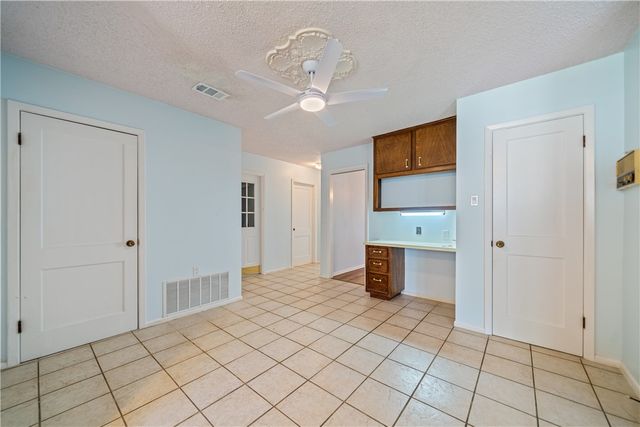 4518 CONGRESSIONAL Dr, Corpus Christi, TX 78413