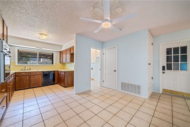 4518 CONGRESSIONAL Dr, Corpus Christi, TX 78413
