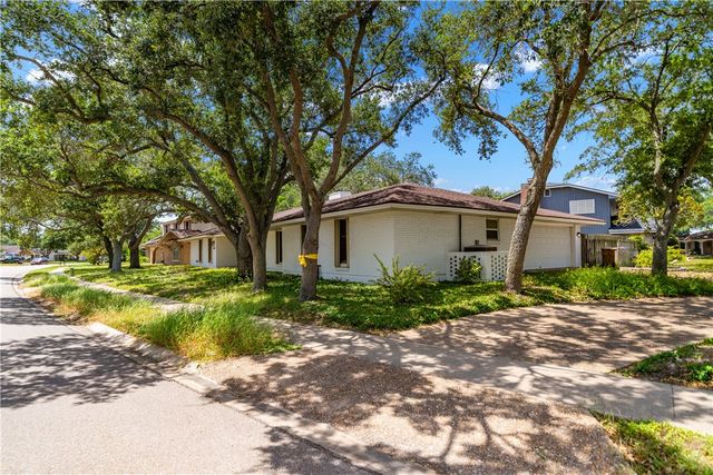 4518 CONGRESSIONAL Dr, Corpus Christi, TX 78413
