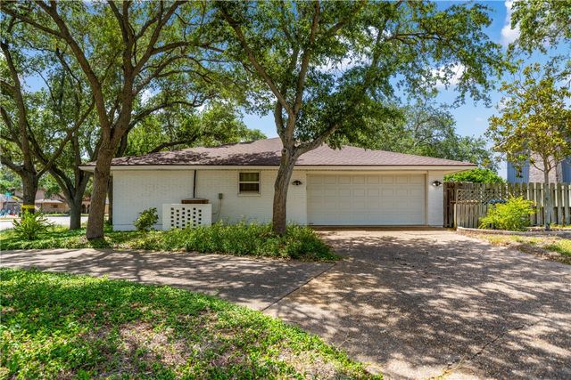 4518 CONGRESSIONAL Dr, Corpus Christi, TX 78413