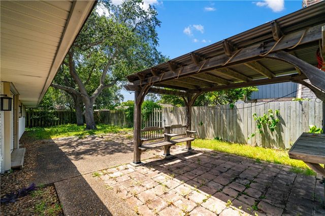 4518 CONGRESSIONAL Dr, Corpus Christi, TX 78413
