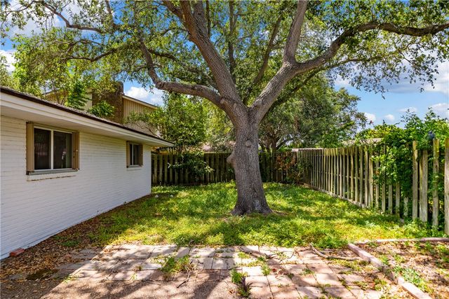 4518 CONGRESSIONAL Dr, Corpus Christi, TX 78413