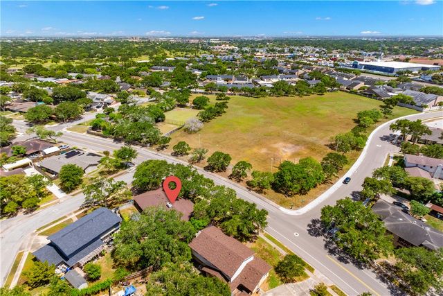 4518 CONGRESSIONAL Dr, Corpus Christi, TX 78413