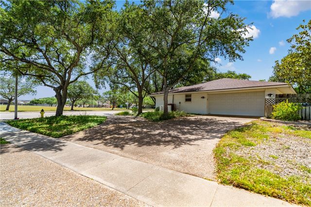 4518 CONGRESSIONAL Dr, Corpus Christi, TX 78413