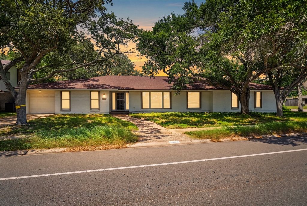 4518 CONGRESSIONAL Dr, Corpus Christi, TX 78413