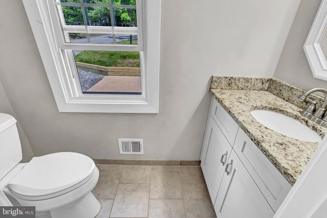 750 S 20TH ST, Purcellville, VA 20132
