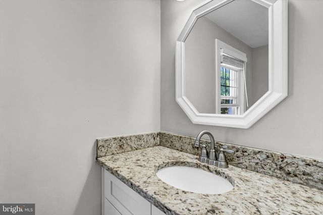 750 S 20TH ST, Purcellville, VA 20132