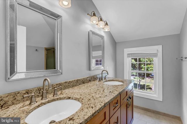 750 S 20TH ST, Purcellville, VA 20132