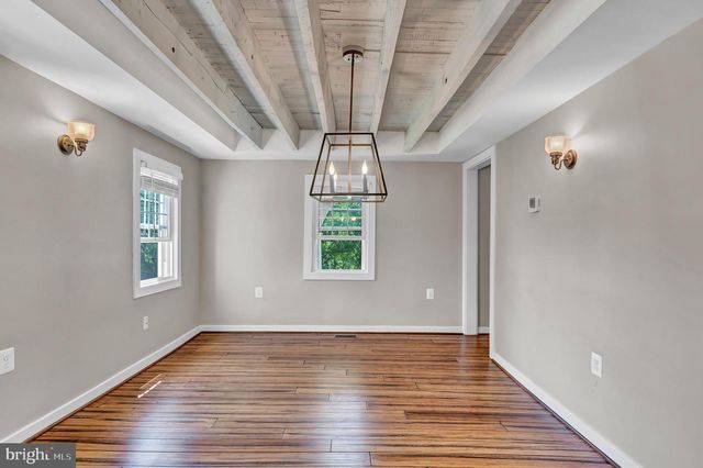 750 S 20TH ST, Purcellville, VA 20132
