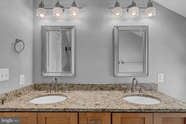 750 S 20TH ST, Purcellville, VA 20132