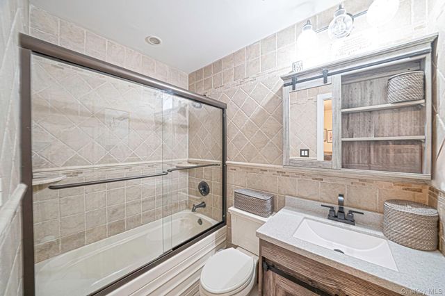 35 Jeremy Circle, Nesconset, NY 11767
